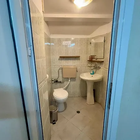 Quiet And Lovely 2 Bdrm Loft In The Old Centre Апартаменты